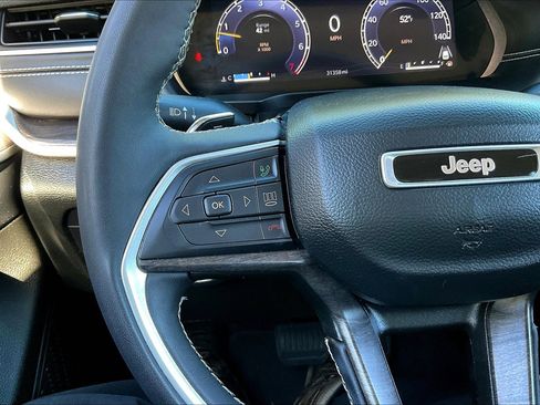 Certified 2023 Jeep Grand Cherokee Limited image 16