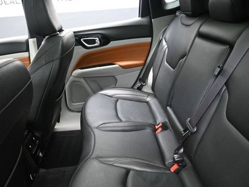 Used 2023 Jeep Compass Limited w/ Sun and Sound Group AWD/4WD image 22