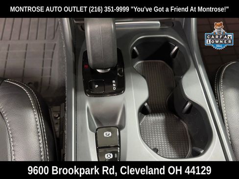 Used 2023 Volvo XC40 B5 Core image 24