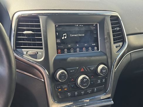 Used 2018 Jeep Grand Cherokee Limited RWD image 12