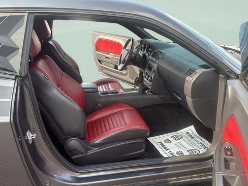 Used 2013 Dodge Challenger R/T RWD image 8