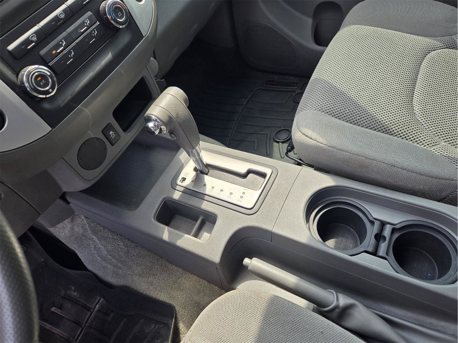 Used 2014 Nissan Frontier S RWD image 17