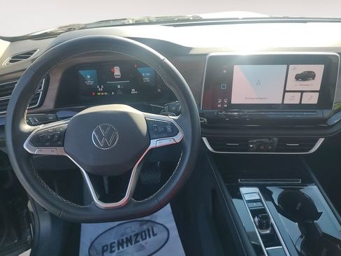 Used 2024 Volkswagen Atlas SE AWD/4WD image 10