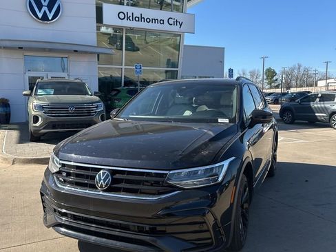 Used 2023 Volkswagen Tiguan SE R-Line FWD image 1