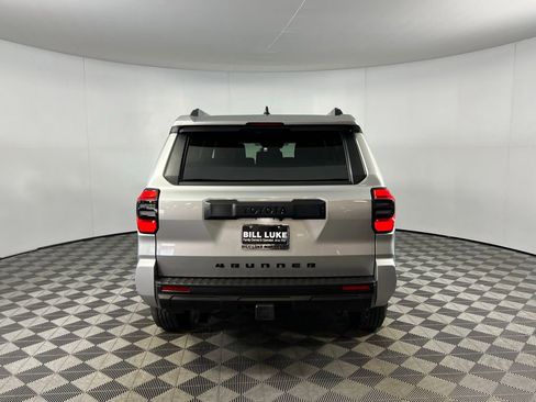 Used 2025 Toyota 4Runner SR5 image 5