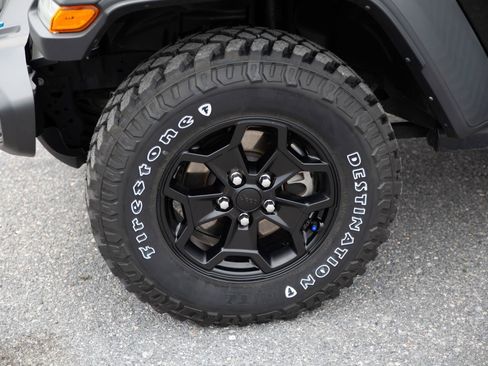 Used 2023 Jeep Wrangler Unlimited w/ Cold Weather Group AWD/4WD image 9