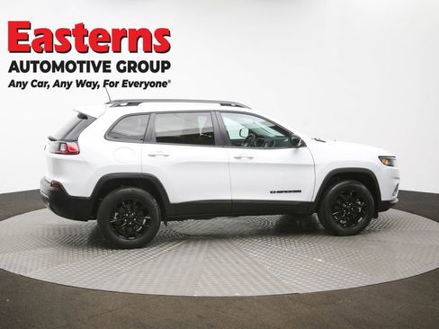 Used 2023 Jeep Cherokee Altitude Lux image 44