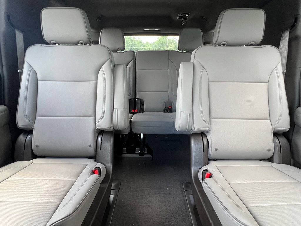New 2026 GMC Yukon XL Elevation w/ LPO, Elevation Black Package RWD image 10