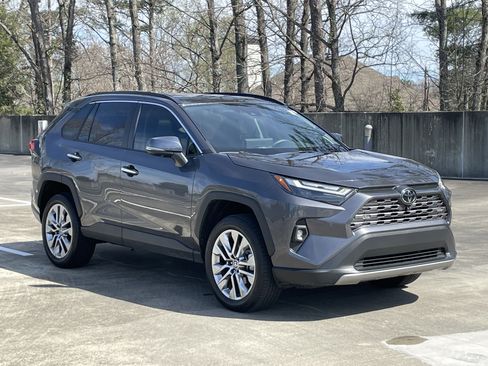 Used 2023 Toyota RAV4 Limited image 2