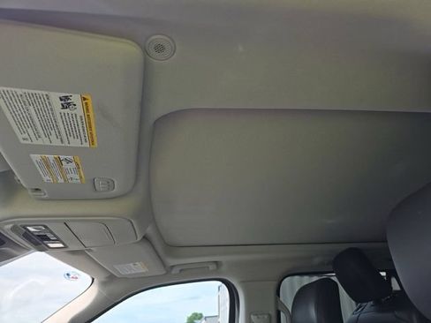 Used 2025 Ford Expedition Active AWD/4WD image 17