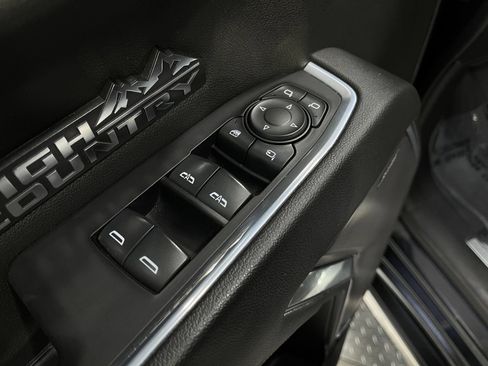 Used 2022 Chevrolet Silverado 1500 High Country w/ High Country Premium Package AWD/4WD image 15
