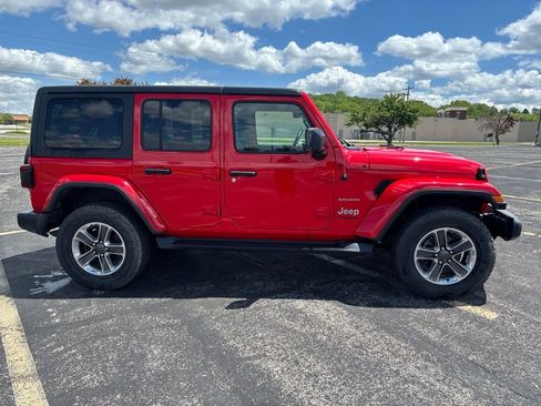 Used 2022 Jeep Wrangler Unlimited Sahara w/ Dual Top Group AWD/4WD image 4