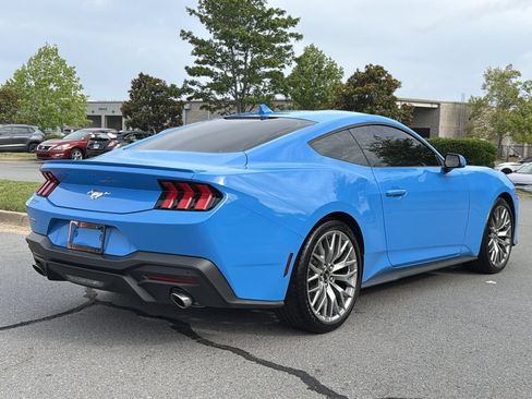 Used 2025 Ford Mustang Premium RWD image 5