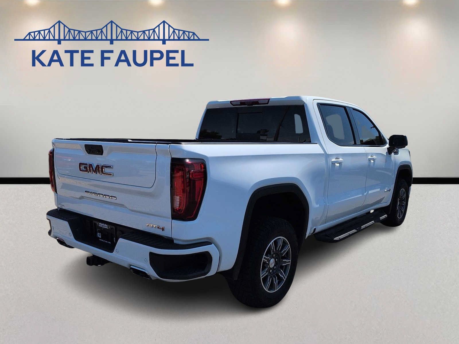 Used 2025 GMC Sierra 1500 AT4 w/ AT4 Premium Package AWD/4WD image 7