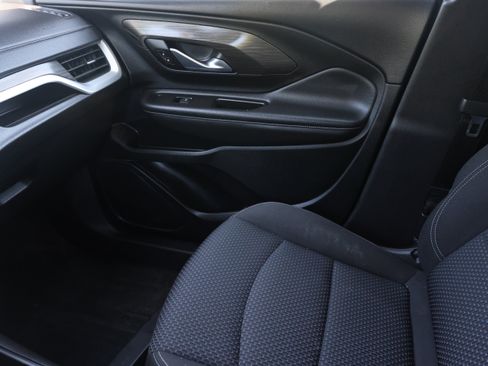 Used 2022 GMC Terrain SLE w/ Driver Convenience Package FWD image 11
