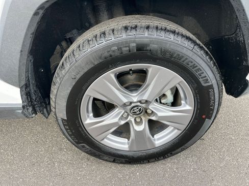 Used 2025 Toyota RAV4 XLE image 30