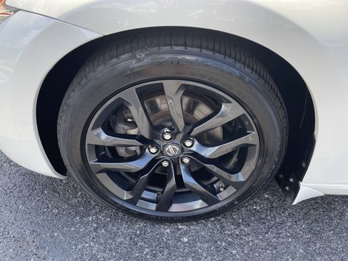 Used 2017 Nissan 370Z Touring RWD image 8
