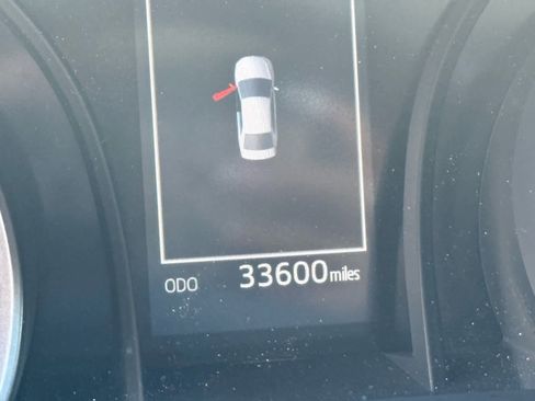 Used 2021 Toyota Camry SE image 9