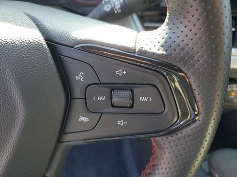 Used 2024 Chevrolet Trax RS w/ Driver Confidence Package FWD image 19