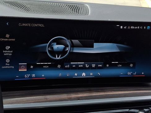 Used 2025 BMW X5 xDrive40i w/ Parking Assistance Package image 16