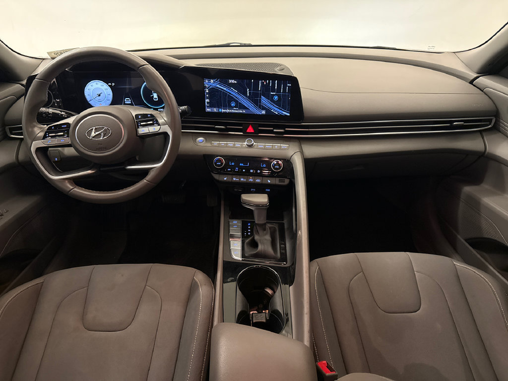 Used 2023 Hyundai Elantra SEL w/ Convenience Package FWD image 12