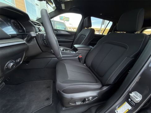 New 2025 Jeep Grand Cherokee L Laredo image 19