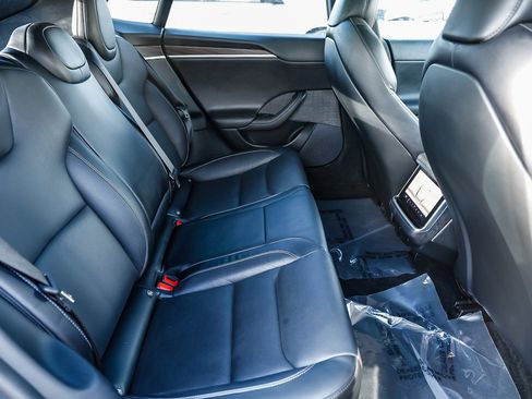 Used 2021 Tesla Model S Plaid image 18