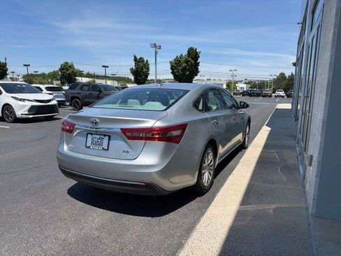 Certified 2018 Toyota Avalon Limited FWD image 5