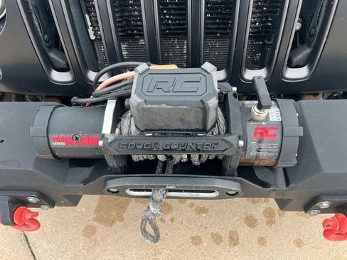 Used 2017 Jeep Wrangler Unlimited Rubicon AWD/4WD image 9
