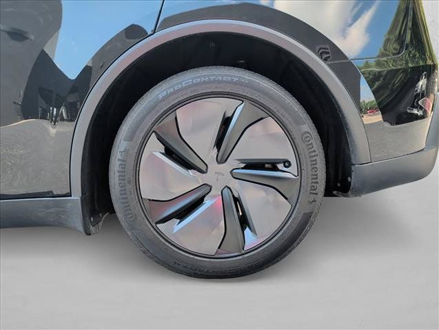 Used 2026 Tesla Model Y 2WD image 26