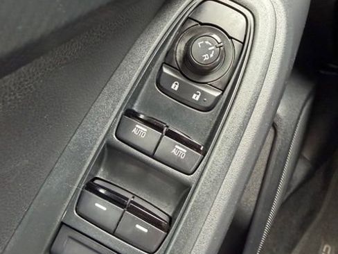 Used 2024 Subaru Crosstrek 2.0i image 17