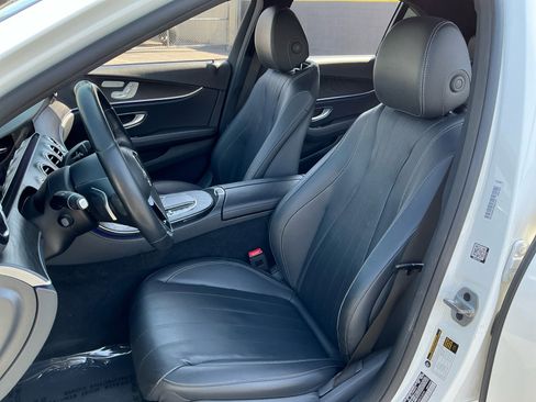 Used 2022 Mercedes-Benz E 350 Sedan w/ AMG Line Exterior image 18