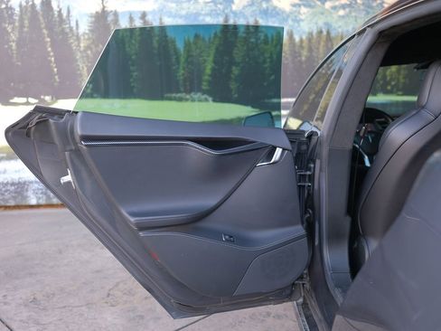 Used 2017 Tesla Model S 75 image 34