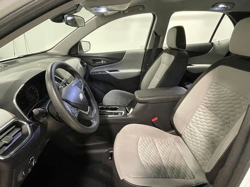 Used 2020 Chevrolet Equinox LS image 3