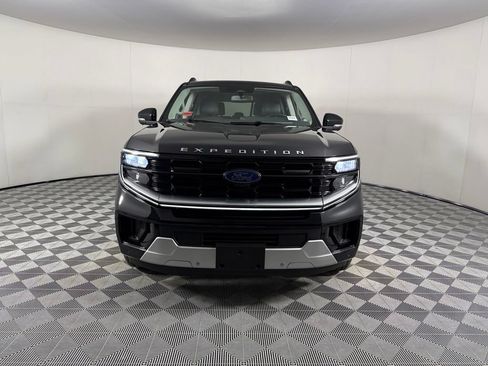 Used 2025 Ford Expedition Platinum AWD/4WD image 5