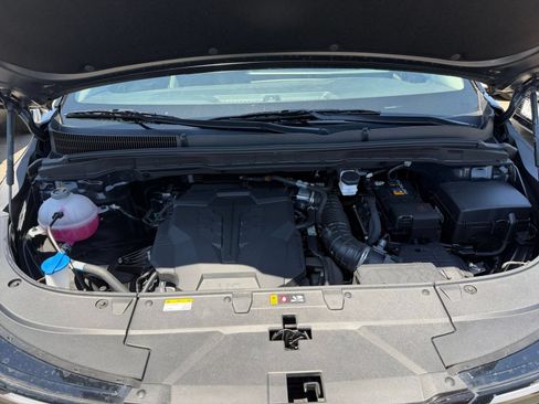 Used 2026 Kia Carnival FWD image 30