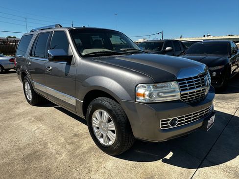 Used 2012 Lincoln Navigator 2WD image 8