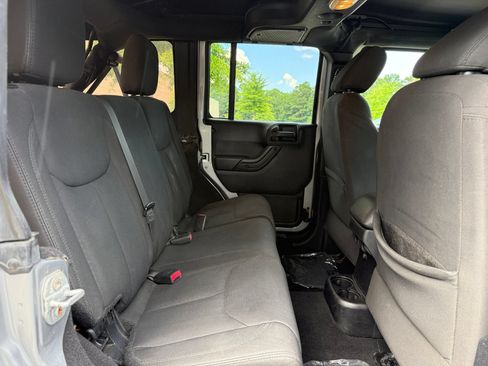 Used 2016 Jeep Wrangler Unlimited Sport w/ Quick Order Package 24S AWD/4WD image 35