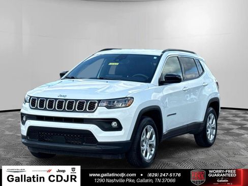 Certified 2024 Jeep Compass Latitude AWD/4WD image 1