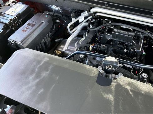 Used 2026 GMC Canyon AT4 image 32