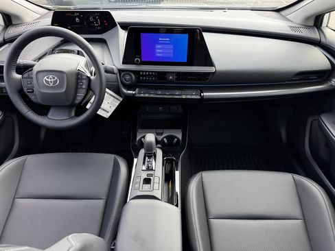 New 2026 Toyota Prius Plug-In Hybrid FWD image 4