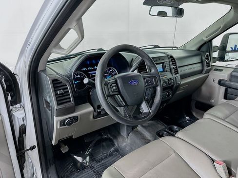 Used 2019 Ford F250 XL w/ Power Equipment Group RWD image 10