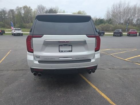Used 2021 GMC Yukon Denali w/ Denali Premium Package AWD/4WD image 7