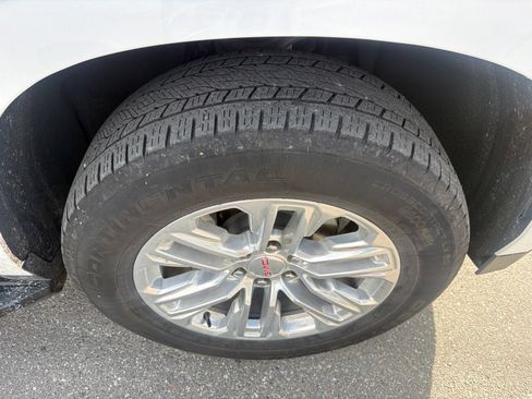 Used 2023 GMC Yukon SLT w/ SLT Luxury Package RWD image 13
