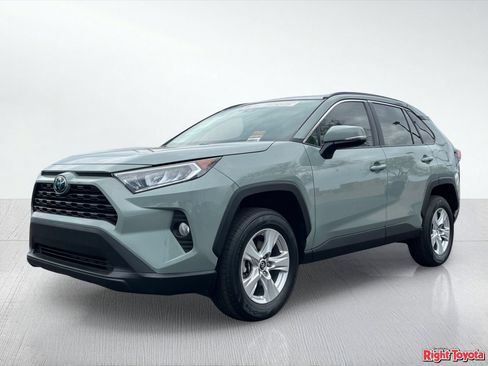 Certified 2020 Toyota RAV4 XLE w/ Convenience Package FWD image 2