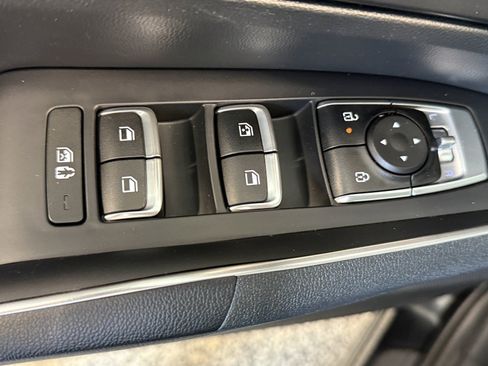 Used 2024 Kia Sorento S FWD image 21