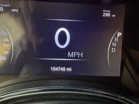 Used 2018 Jeep Grand Cherokee Altitude AWD/4WD image 16
