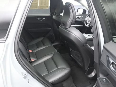 Used 2024 Volvo XC60 B5 Core AWD/4WD image 29