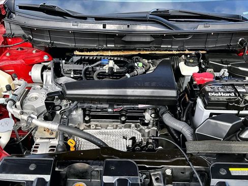 Used 2018 Nissan Rogue SV FWD image 32