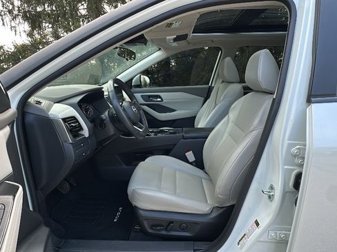 Certified 2023 Nissan Rogue SV w/ SV Premium Package image 11